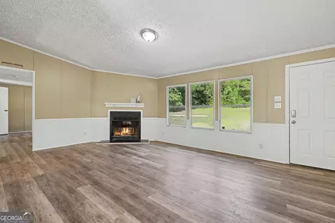 Living - 149 Pine Ridge Pl, Nicholson, GA 30565 photo 2 of 3