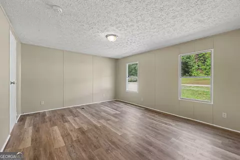 Living - 149 Pine Ridge Pl, Nicholson, GA 30565 photo 3 of 3