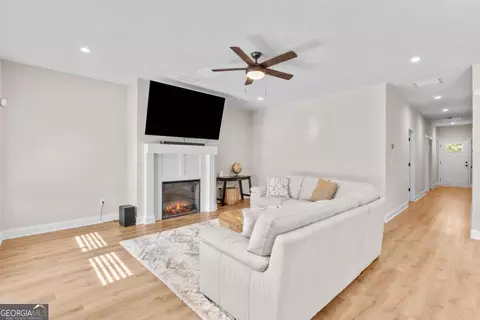 Entry Way - 129 E 5th St, Monroe, GA 30655 photo 1 of 6
