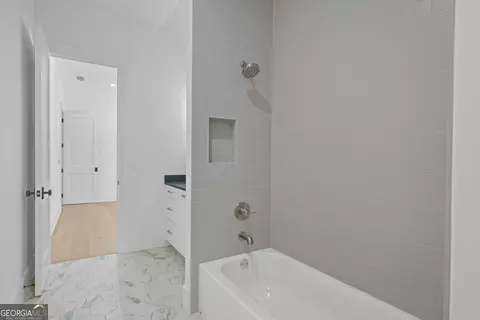Bath - 615 Hickory Flat Rd, Milton, GA 30004 photo 7 of 11