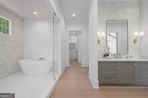 Bath - 615 Hickory Flat Rd, Milton, GA 30004 photo 3 of 11
