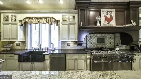 Kitchen - 1035 W Ferry Rd, Franklin, GA 30217 photo 5 of 8