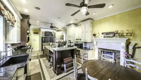 Kitchen - 1035 W Ferry Rd, Franklin, GA 30217 photo 8 of 8