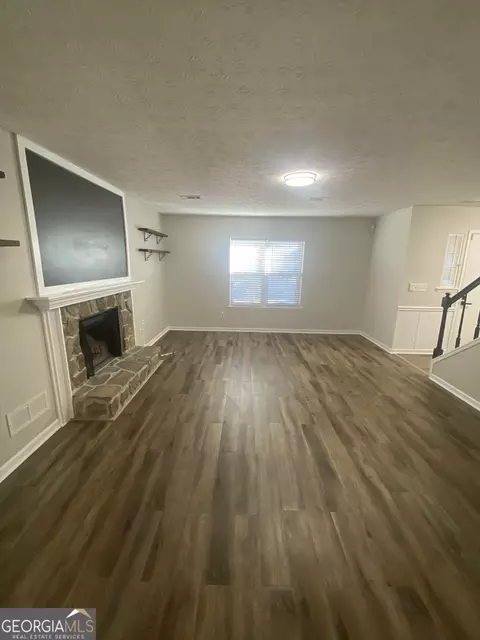 Living - 2839 E Mount Tabor Cir, Duluth, GA 30096 photo 2 of 3