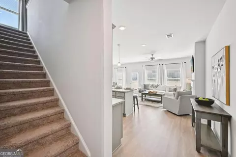 Entry Way - 1505 Barlow Rd, Lithonia, GA 30058 photo 5 of 10