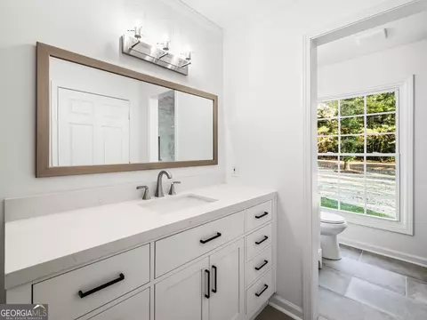 Bath - 19 Sims Rd, Winder, GA 30680 photo 6 of 10