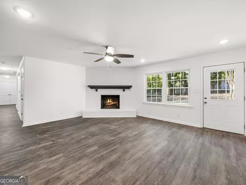 Living - 19 Sims Rd, Winder, GA 30680 photo 6 of 8