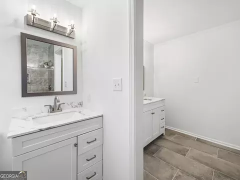 Bath - 19 Sims Rd, Winder, GA 30680 photo 5 of 10