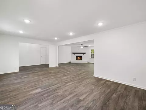 Living - 19 Sims Rd, Winder, GA 30680 photo 4 of 8