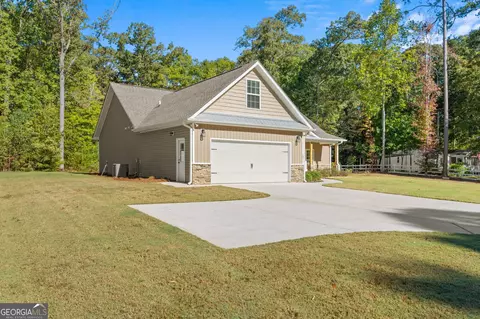 Exterior - 171 Arrow Point Rd, Jackson, GA 30233 photo 2 of 10