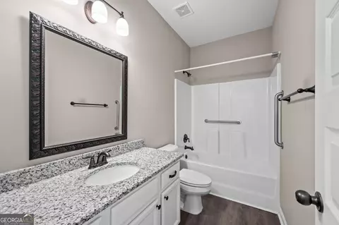 Bath - 171 Arrow Point Rd, Jackson, GA 30233 photo 1 of 2