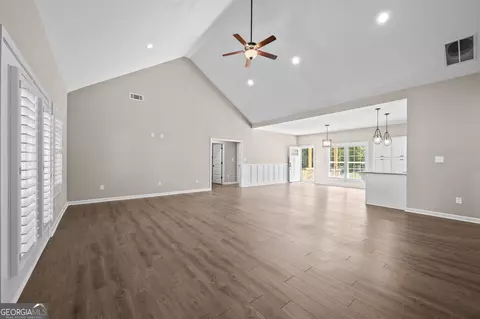 Living - 171 Arrow Point Rd, Jackson, GA 30233 photo 4 of 5