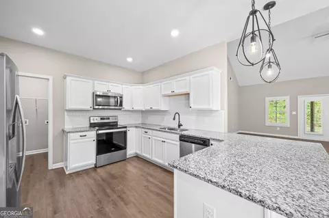 Kitchen - 171 Arrow Point Rd, Jackson, GA 30233 photo 3 of 5
