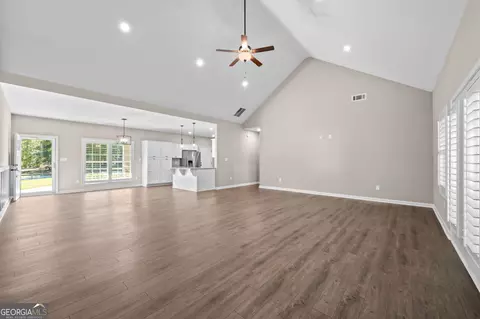 Living - 171 Arrow Point Rd, Jackson, GA 30233 photo 5 of 5