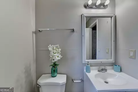 Bath - 2019 Old Mill Way, Duluth, GA 30096 photo 2 of 5