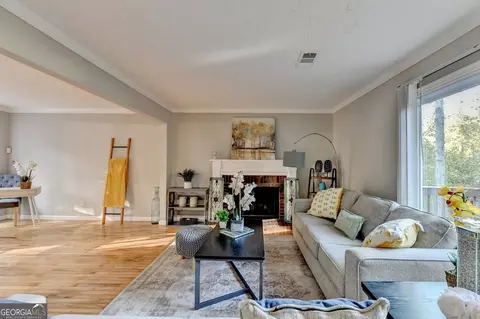 Living - 2019 Old Mill Way, Duluth, GA 30096 photo 6 of 10