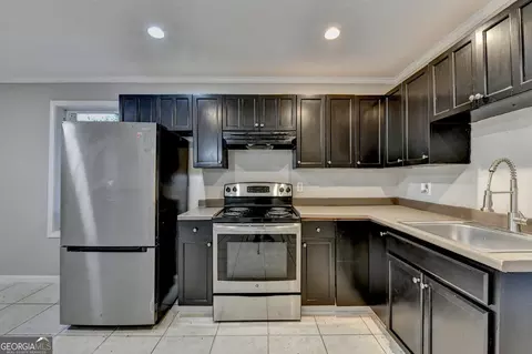 Kitchen - 2019 Old Mill Way, Duluth, GA 30096 photo 7 of 8