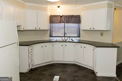 Kitchen - 1818 Cannonville Rd, Lagrange, GA 30240 photo 1 of 2
