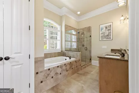 Bath - 275 E Sugarbush Dr, Dillard, GA 30537 photo 1 of 3