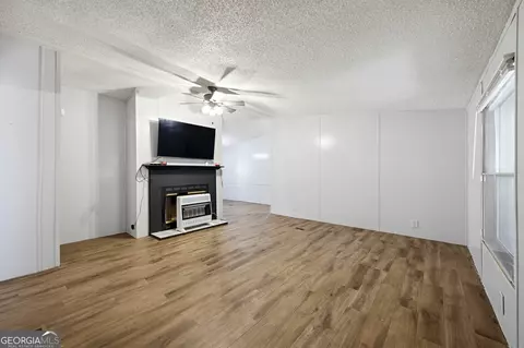 Living - 481 Cool Springs Rd, Clarkesville, GA 30523 photo 2 of 4