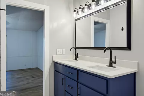 Bath - 481 Cool Springs Rd, Clarkesville, GA 30523 photo 2 of 4