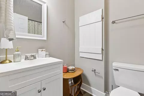 Bath - 79 E Wright St, Winder, GA 30680 photo 1 of 3