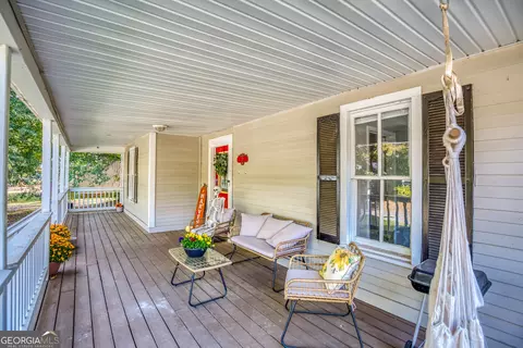 Exterior - 79 E Wright St, Winder, GA 30680 photo 4 of 9