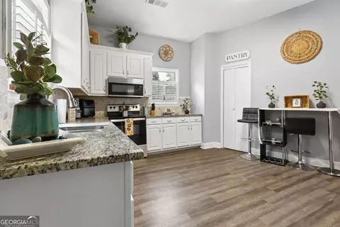 Kitchen - 79 E Wright St, Winder, GA 30680 photo 3 of 4