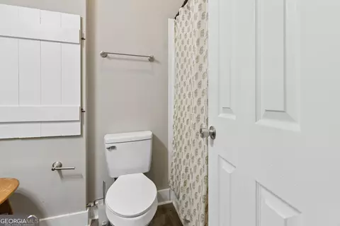 Bath - 79 E Wright St, Winder, GA 30680 photo 3 of 3