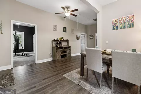 Entry Way - 79 E Wright St, Winder, GA 30680 photo 2 of 6
