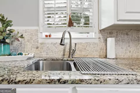 Kitchen - 79 E Wright St, Winder, GA 30680 photo 4 of 4