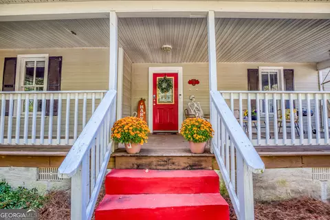 Exterior - 79 E Wright St, Winder, GA 30680 photo 3 of 9