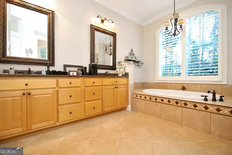 Bath - 105 Holbrook Dr, Lagrange, GA 30240 photo 2 of 7