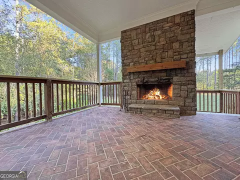 Exterior - 105 Holbrook Dr, Lagrange, GA 30240 photo 4 of 8