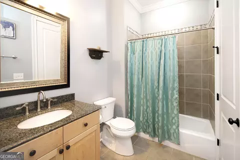 Bath - 105 Holbrook Dr, Lagrange, GA 30240 photo 6 of 7