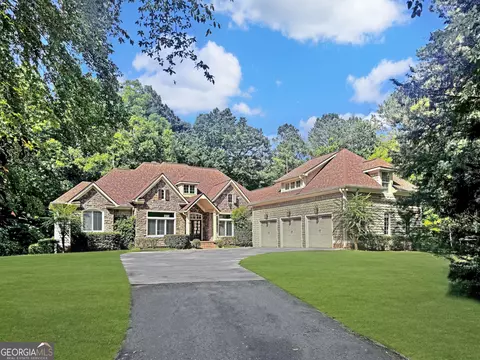 Exterior - 105 Holbrook Dr, Lagrange, GA 30240 photo 2 of 8