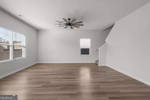 Living - 113 Jennie Dr, Springfield, GA 31329 photo 3 of 3
