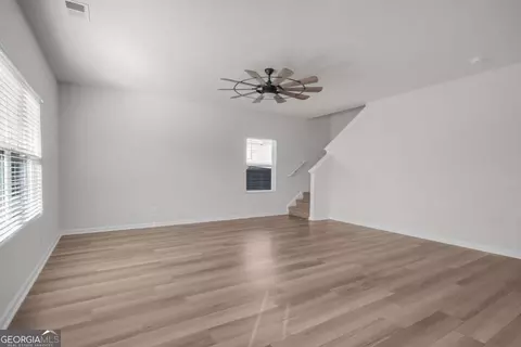 Living - 113 Jennie Dr, Springfield, GA 31329 photo 2 of 3
