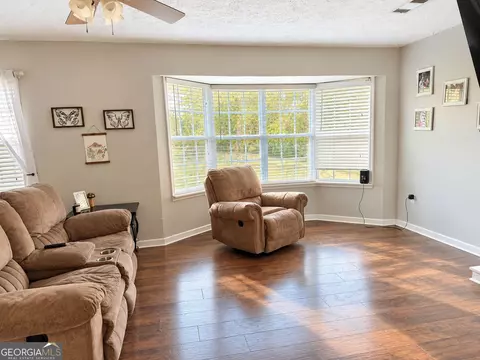 Living - 575 John Vaughn Rd, Dublin, GA 31021 photo 3 of 3