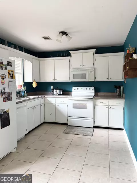 Kitchen - 575 John Vaughn Rd, Dublin, GA 31021 photo 1 of 1