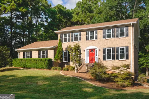 2196 Lunceford Ln, Lilburn, GA 30047