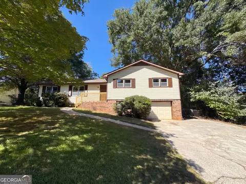 207 Mayflower Dr, Woodstock, GA 30188