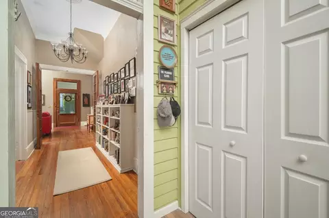 Entry Way - 165 Hines Ter, Macon, GA 31204 photo 2 of 8