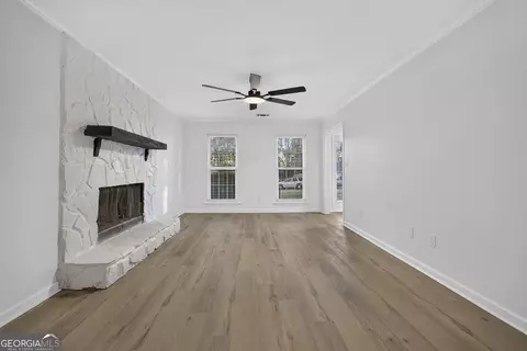 Living - 649 Kemper Dr, Evans, GA 30809 photo 3 of 4