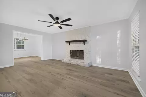 Living - 649 Kemper Dr, Evans, GA 30809 photo 1 of 4