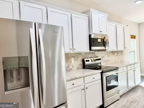 Kitchen - 412 Clematis Ct, Temple, GA 30179 photo 9 of 10