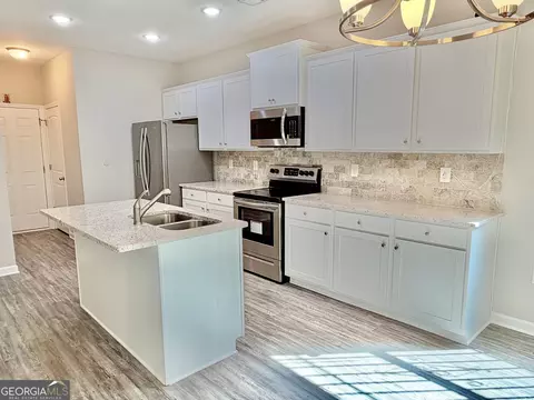 Kitchen - 412 Clematis Ct, Temple, GA 30179 photo 7 of 10