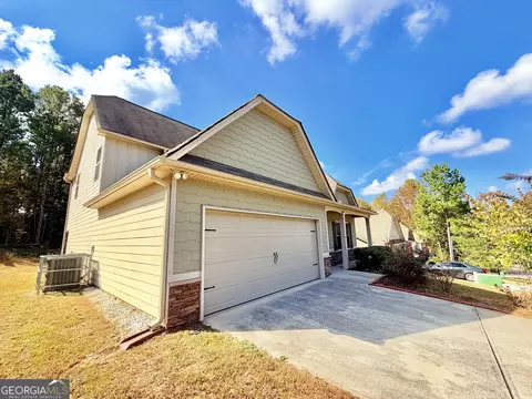 Exterior - 412 Clematis Ct, Temple, GA 30179 photo 9 of 13