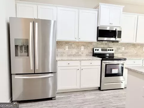 Kitchen - 412 Clematis Ct, Temple, GA 30179 photo 8 of 10