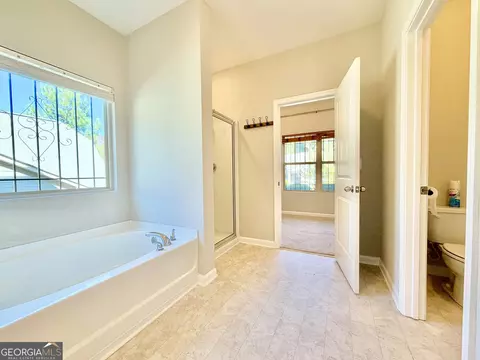 Bath - 412 Clematis Ct, Temple, GA 30179 photo 2 of 7